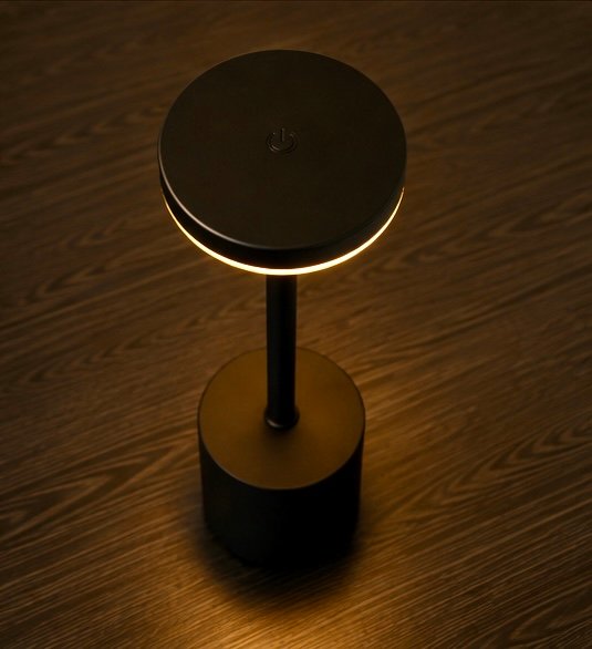 IMG_1290 3.jpg Minimalist LED table lamp, alternate view